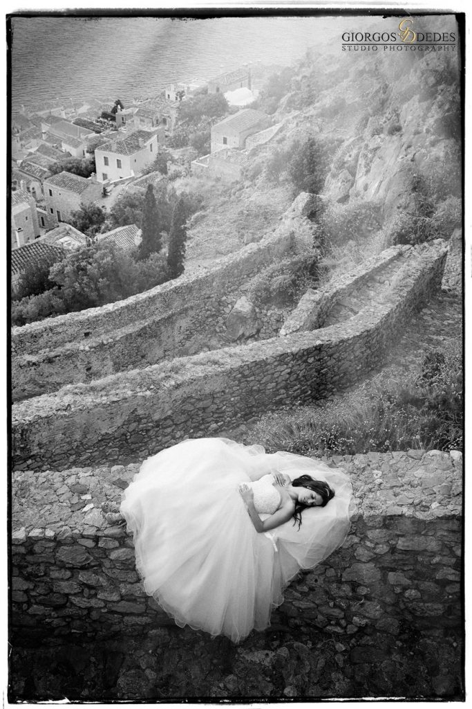 Καλλιτεχνική φωτογράφηση γάμου στο κάστρο της Μονεμβασιάς